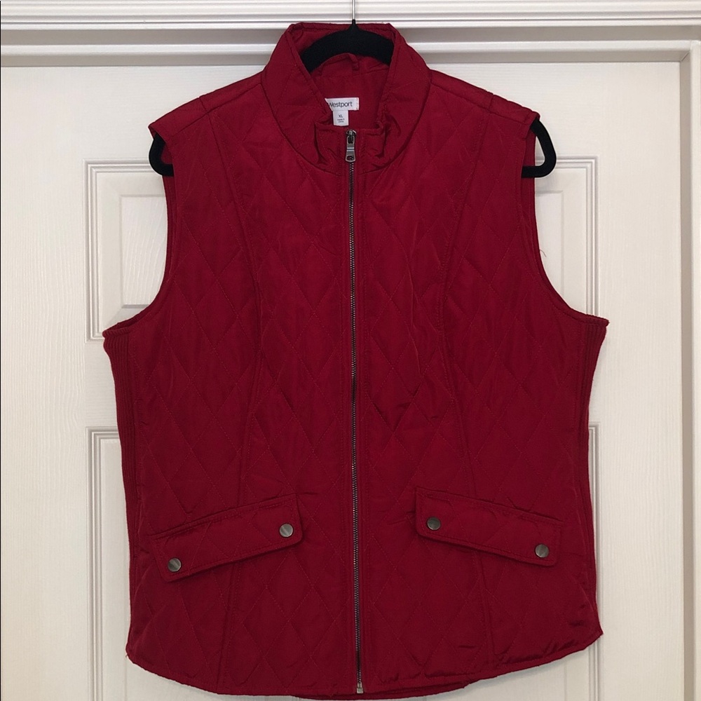 Westport Quilted Red Sleeveless Zip Vest Snap Pockets